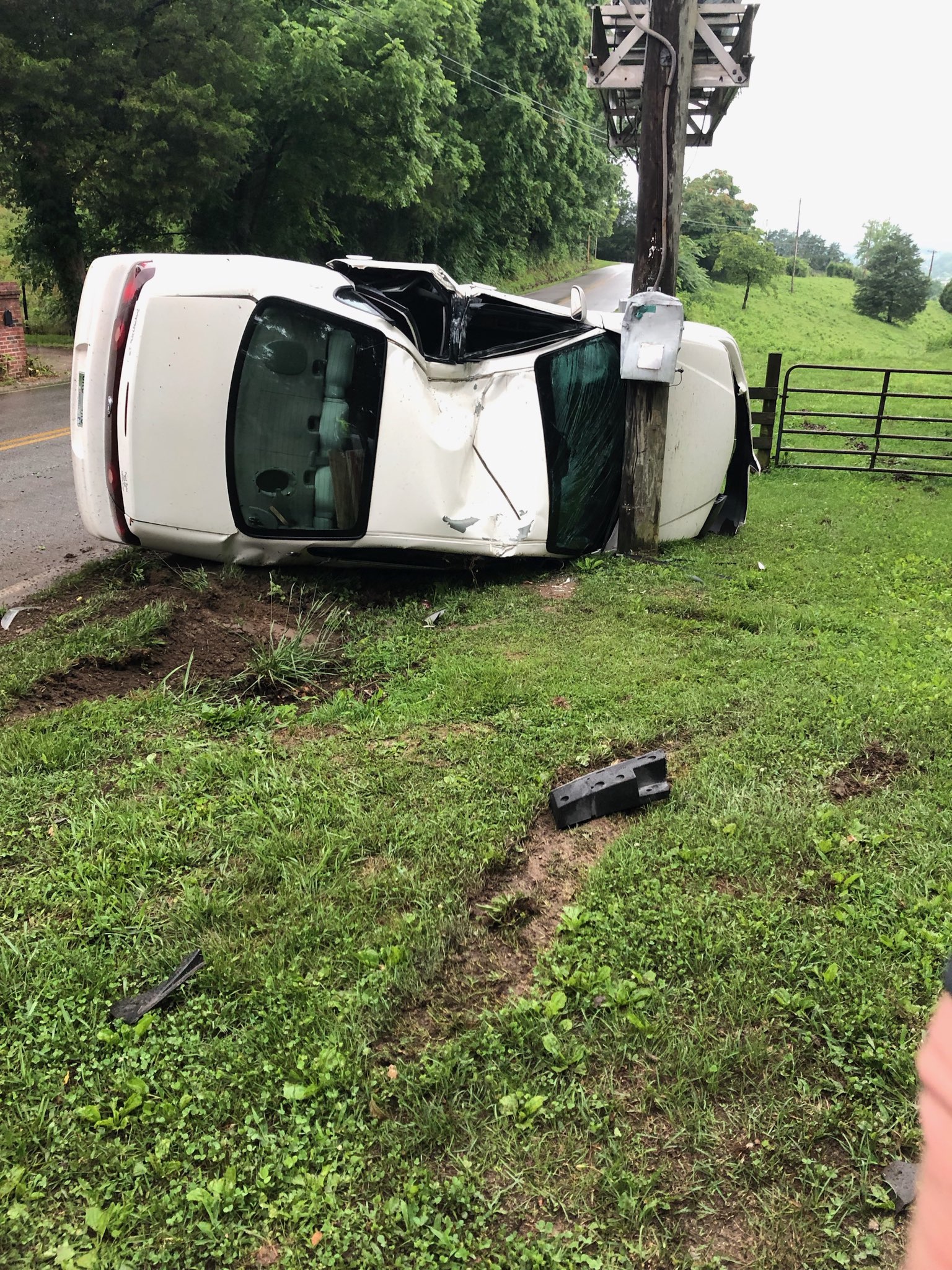 Campbell County Rural Fire Service responded to a 1 vehicle accident in the 300 block of River Road around 7am this morning the sole occupant had minor injuries. CCSO,CCEMS and THP also responded.