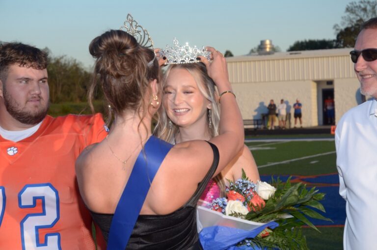 Jessa Riggs is the 2025 CCHS Homecoming Queen - WLAF